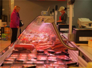 rákkeltő szalonna és kolbász