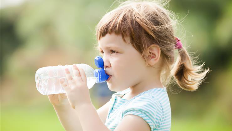 folyadékigény gyerekeknek